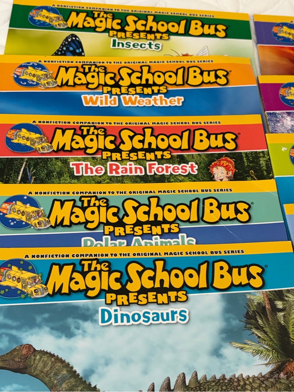 Costco Exclusive collection Magic School Bus 10 Fact-filled Science Books EUC - Picture 2 of 5